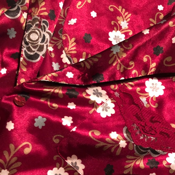 Silk sleeping wear - Picture 3 of 4